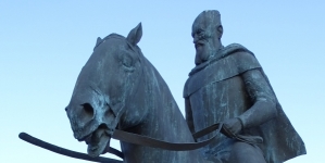 <%# $this->DataItem->marArticleFrom->title %