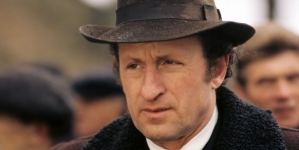 <%# $this->DataItem->marArticleFrom->title %