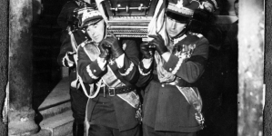 <%# $this->DataItem->marArticleFrom->title %