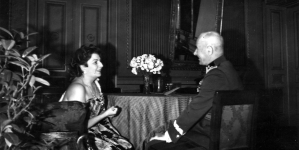 <%# $this->DataItem->marArticleFrom->title %