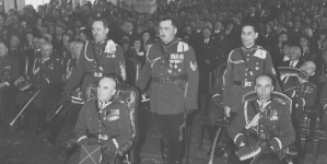 <%# $this->DataItem->marArticleFrom->title %