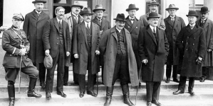 MĄŻ STANU Z WIEJSKIEJ CHATY