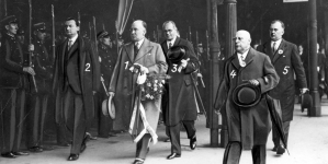 <%# $this->DataItem->marArticleFrom->title %