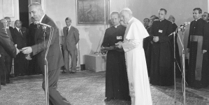 <%# $this->DataItem->marArticleFrom->title %