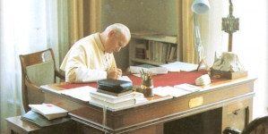 <%# $this->DataItem->marArticleFrom->title %