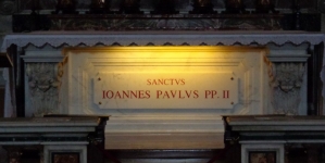 <%# $this->DataItem->marArticleFrom->title %