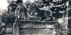 "Pomnik gen. Dwernickiego w Łopatynie".