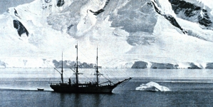 MA GÓRĘ, LODOWIEC I NUNATAK