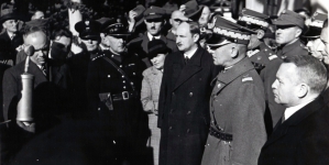 <%# $this->DataItem->marArticleFrom->title %