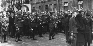 <%# $this->DataItem->marArticleFrom->title %