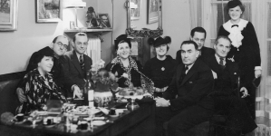 <%# $this->DataItem->marArticleFrom->title %