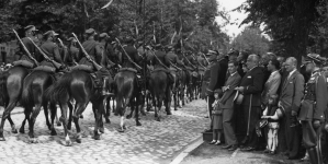 <%# $this->DataItem->marArticleFrom->title %