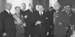 <%# $this->DataItem->marArticleFrom->title %