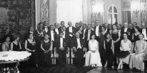 <%# $this->DataItem->marArticleFrom->title %