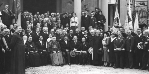 <%# $this->DataItem->marArticleFrom->title %