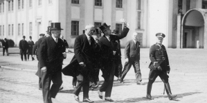 <%# $this->DataItem->marArticleFrom->title %