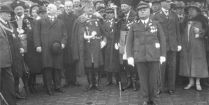 <%# $this->DataItem->marArticleFrom->title %