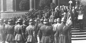 <%# $this->DataItem->marArticleFrom->title %