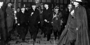 <%# $this->DataItem->marArticleFrom->title %