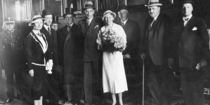 <%# $this->DataItem->marArticleFrom->title %