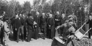 <%# $this->DataItem->marArticleFrom->title %