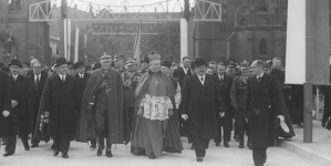 <%# $this->DataItem->marArticleFrom->title %