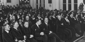 <%# $this->DataItem->marArticleFrom->title %