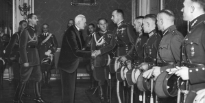 <%# $this->DataItem->marArticleFrom->title %