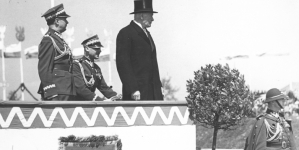 <%# $this->DataItem->marArticleFrom->title %