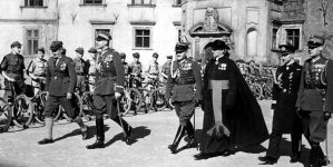 <%# $this->DataItem->marArticleFrom->title %