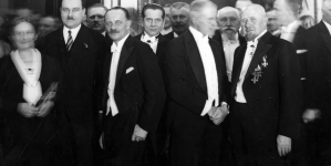 <%# $this->DataItem->marArticleFrom->title %