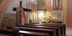 <%# $this->DataItem->marArticleFrom->title %