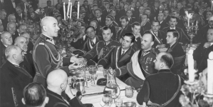 <%# $this->DataItem->marArticleFrom->title %