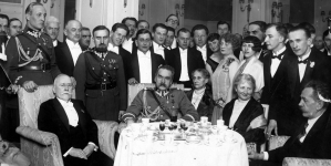 <%# $this->DataItem->marArticleFrom->title %