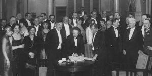 <%# $this->DataItem->marArticleFrom->title %