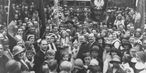 <%# $this->DataItem->marArticleFrom->title %