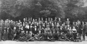 <%# $this->DataItem->marArticleFrom->title %