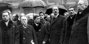 <%# $this->DataItem->marArticleFrom->title %