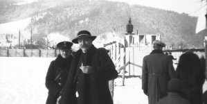 <%# $this->DataItem->marArticleFrom->title %