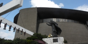 <%# $this->DataItem->marArticleFrom->title %