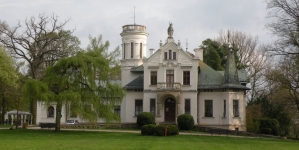 <%# $this->DataItem->marArticleFrom->title %