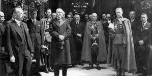 <%# $this->DataItem->marArticleFrom->title %