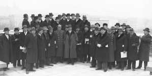 <%# $this->DataItem->marArticleFrom->title %