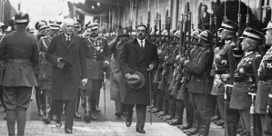 <%# $this->DataItem->marArticleFrom->title %