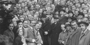 <%# $this->DataItem->marArticleFrom->title %