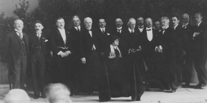 <%# $this->DataItem->marArticleFrom->title %