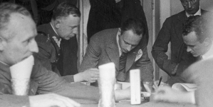 <%# $this->DataItem->marArticleFrom->title %