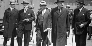 <%# $this->DataItem->marArticleFrom->title %