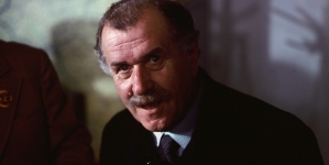 <%# $this->DataItem->marArticleFrom->title %