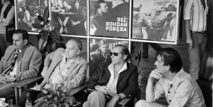 <%# $this->DataItem->marArticleFrom->title %